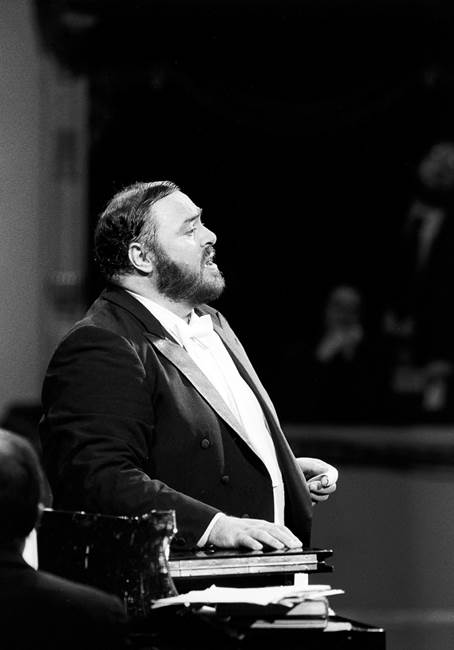 PAVAROTTI Phänomen Pavarotti: der Superstar der Klassik