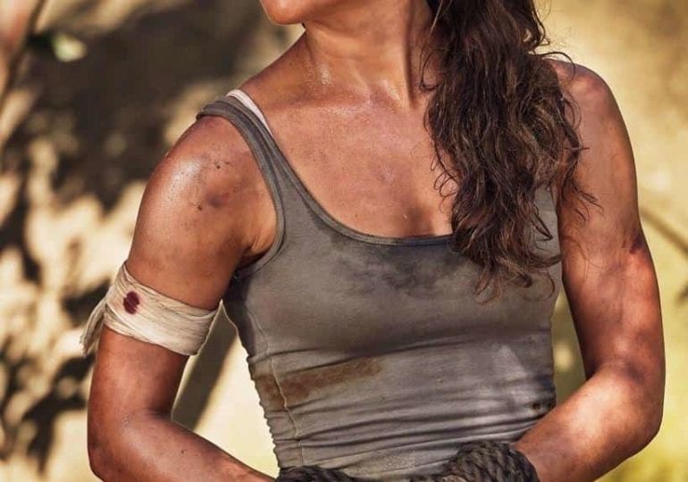 Alicia Vikander als Spider Woman im Gespräch