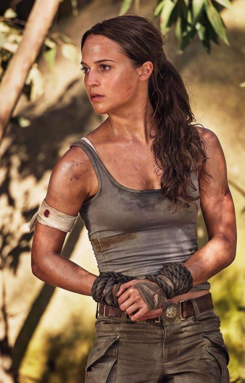 Alicia Vikander als Spider Woman im Gespräch