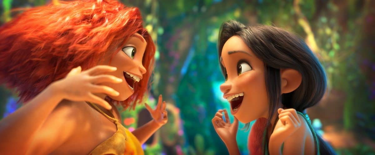 (links) Eep Crood (Emma Stone) and Dawn Betterman (Kelly Marie Tran) in DreamWorks Animation's "The Croods: A New Age, von Joel Crawford.