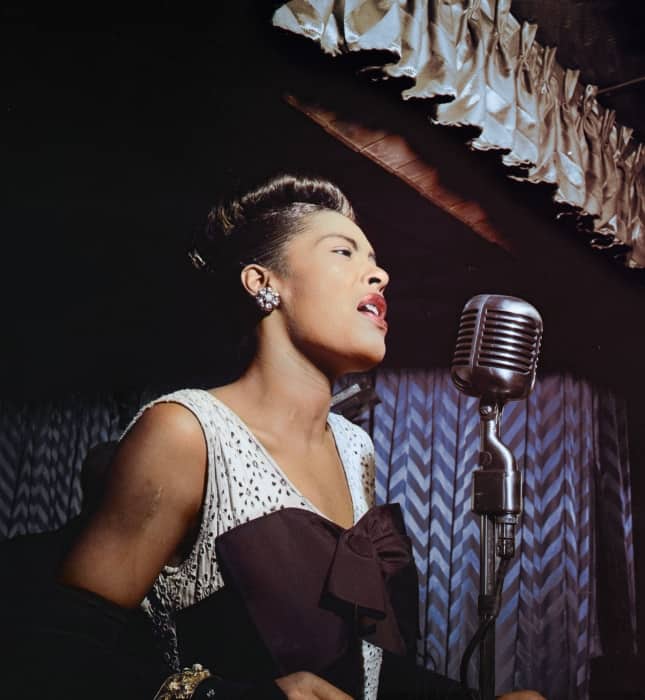 Billie Holiday im New Yorker Jazzclub Downbeat im Februar 1947