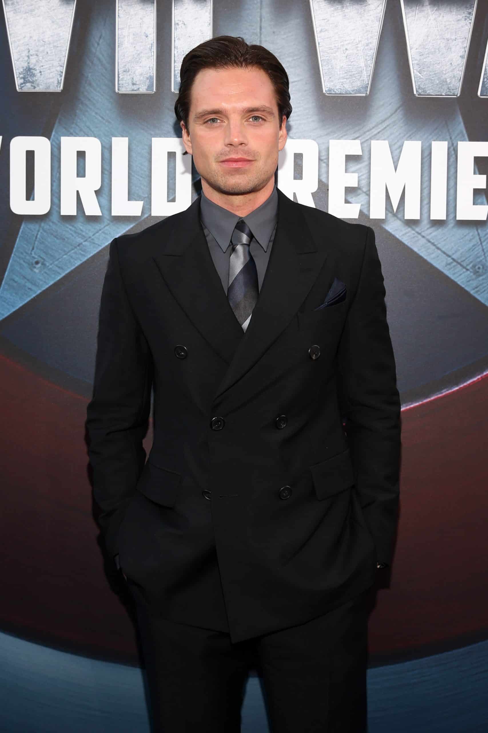 Sebastian Stan als Tommy Lee in Mini-Serie