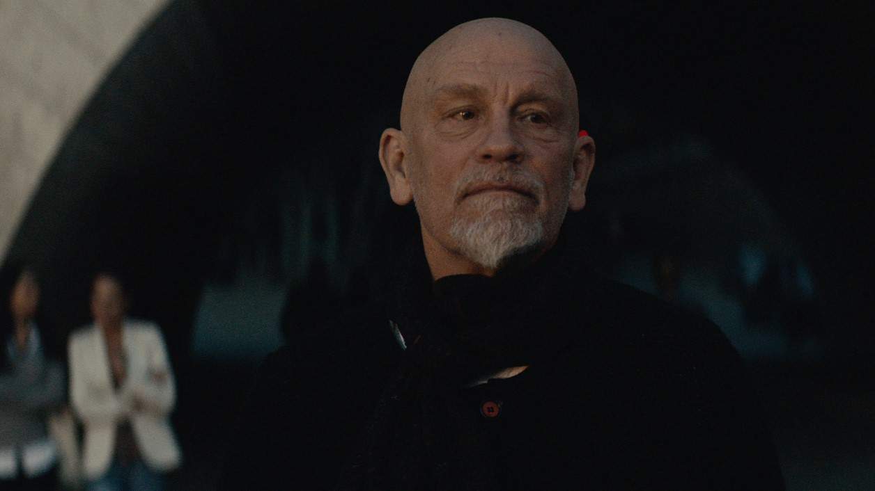 The Survivalist | John Malkovich in Pandemie Film