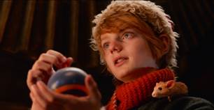 Nikolas (Henry Lawfull) und Maus "Miika" ©Studiocanal