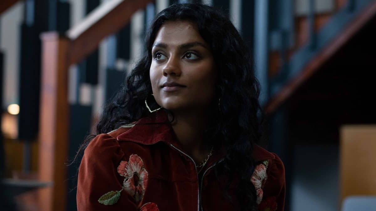Simone Ashley kommt zu Staffel 2 von Bridgerton