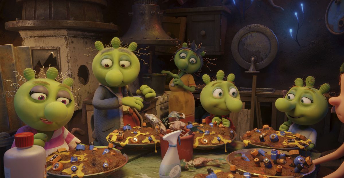 Olchi-Mama serviert ihre Spezialität: alte Batterien in geschmolzenem Plastik.