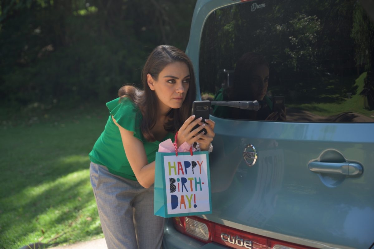 Nancy (MILA KUNIS) wittert eine Story