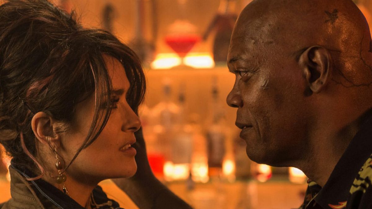 Sonia (Salma Hayek) und Killer Darius ( rechts im Bild: Samuel L. Jackson)