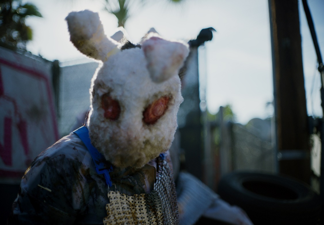 Maskierte Horden ziehen in den USA mordend durch die Straßen. Filmszene aus The Forever Purge