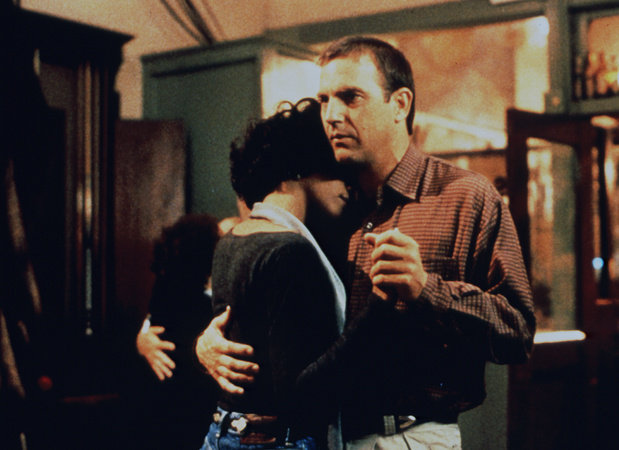 Kevin Costner und Whitney Houston in – Bodyguard (1992)