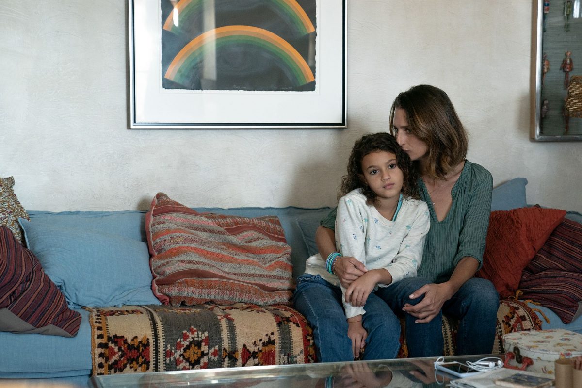 Lilou Siauvaud (links) als "Maya" und Camille Cottin (rechts) als "Virginie" im Film Stillwater