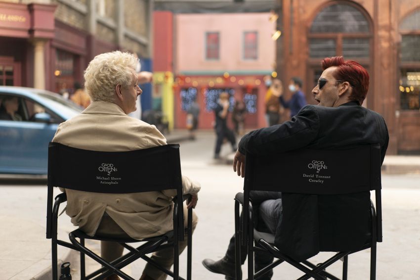 David Tennant und Michael Sheen als Dämon Crowley und Engel Aziraphale