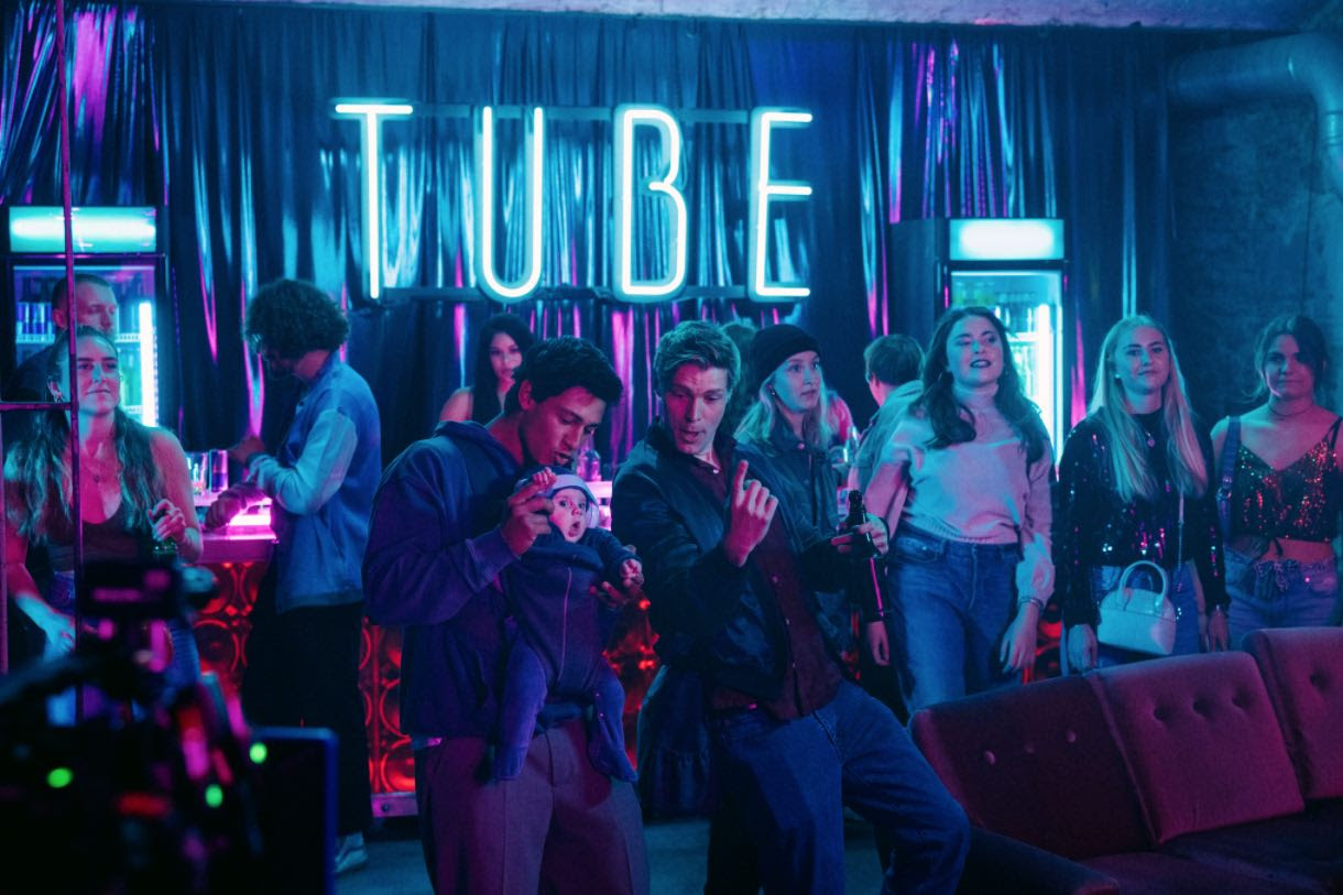 "One Night Off" ist eine leicht verdauliche Komödie