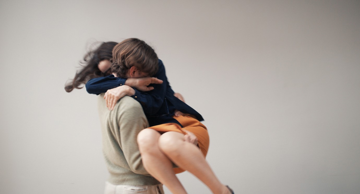 (L_R) Milan Herms, Sophie Rois in A E I O U – Das schnelle Alphabet der Liebe | A E I O U – A Quick Alphabet of Love von Nicolette Krebitz