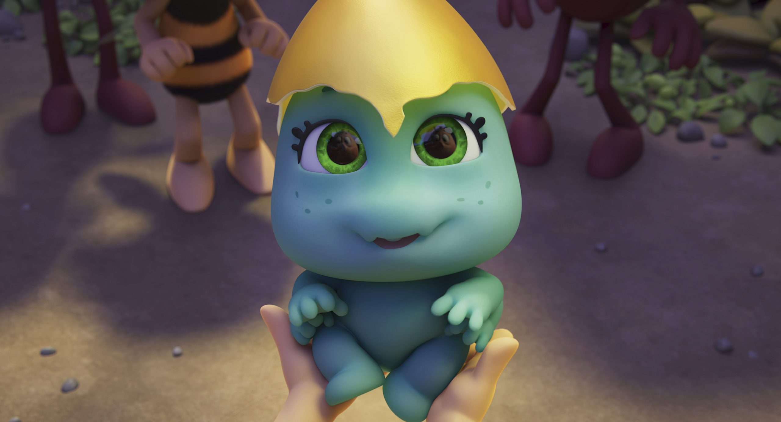 © 2020 Studio 100, Studio B / LEONINE Ameisenbaby Smoosh ist aus dem Ei geschlüpft und erblickt Willi.