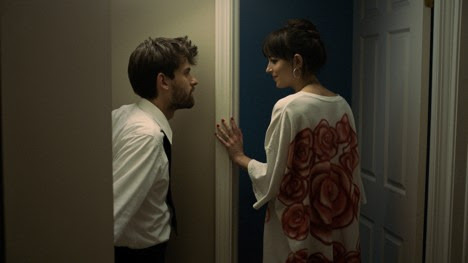 Trailer zu "Cha Cha Real Smooth" mit Dakota Johnson und Cooper Raiff
