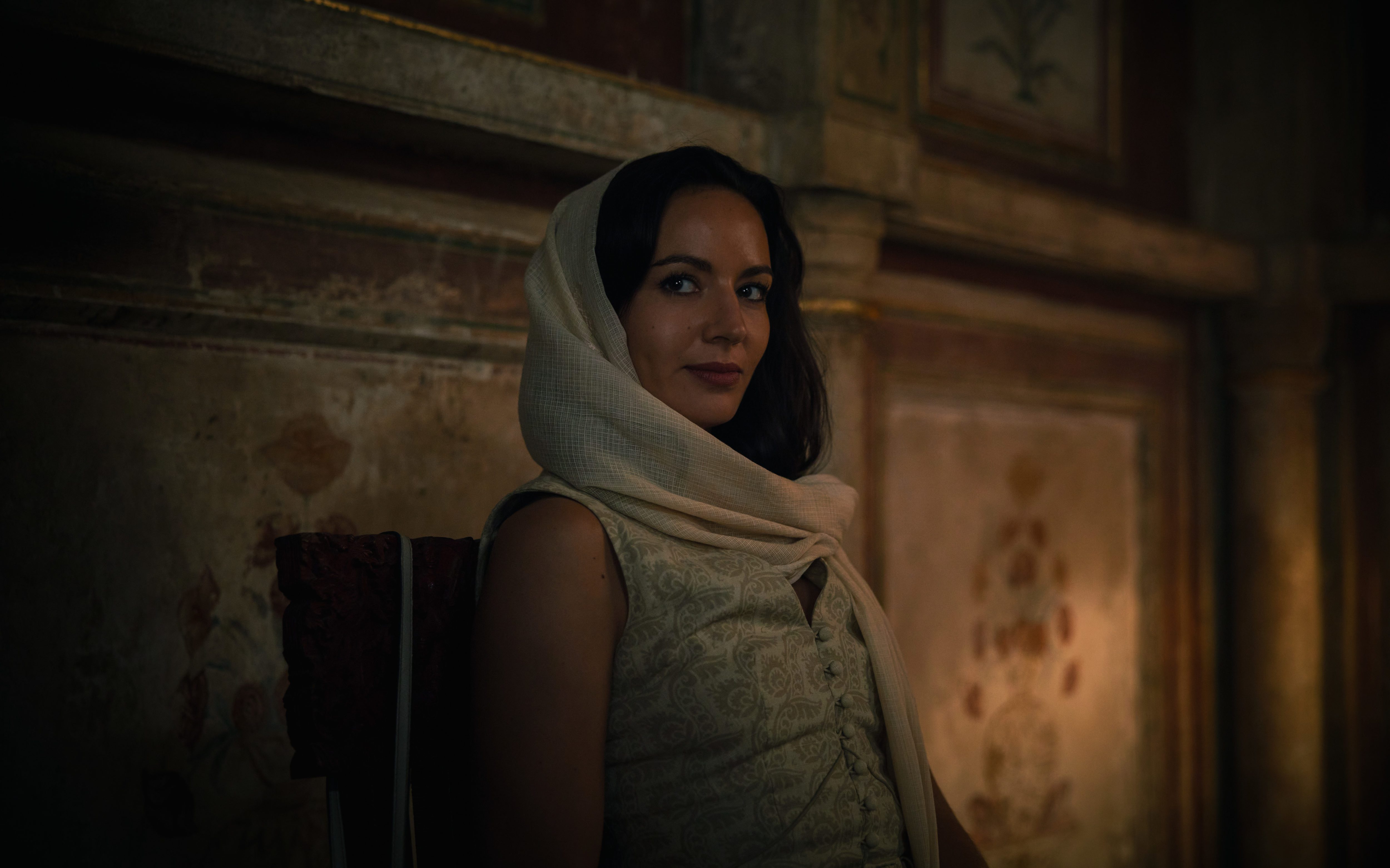 Antonia Desplat als Karla in "Shantaram"
