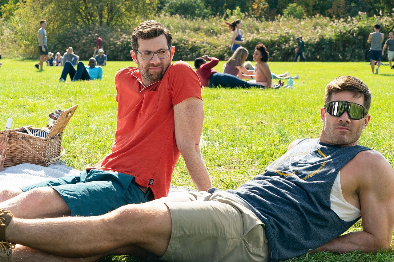 (von links) Bobby (Billy Eichner) and Aaron (Luke Macfarlane) in Bros.