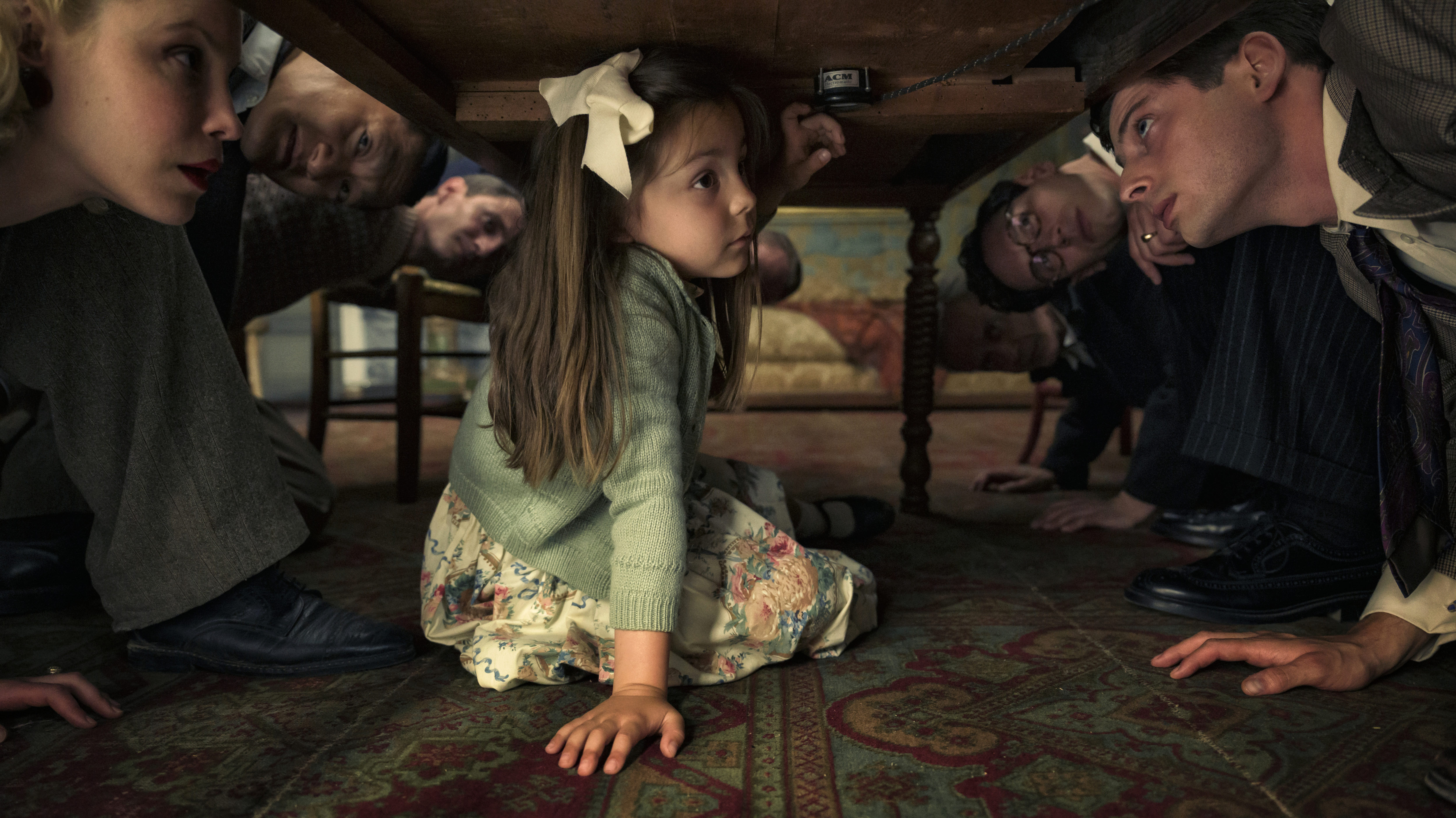 Gillian Jacobs als Mary-Jayne Gold, Mila Rigaudon als Aube Breton, Cory Michael Smith als Varian Fry and Amit Rahav als Thomas Lovegrove in Transatlantic