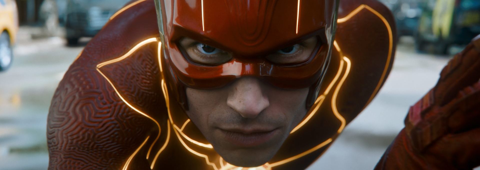 EZRA MILLER als Barry Allen aka The Flash