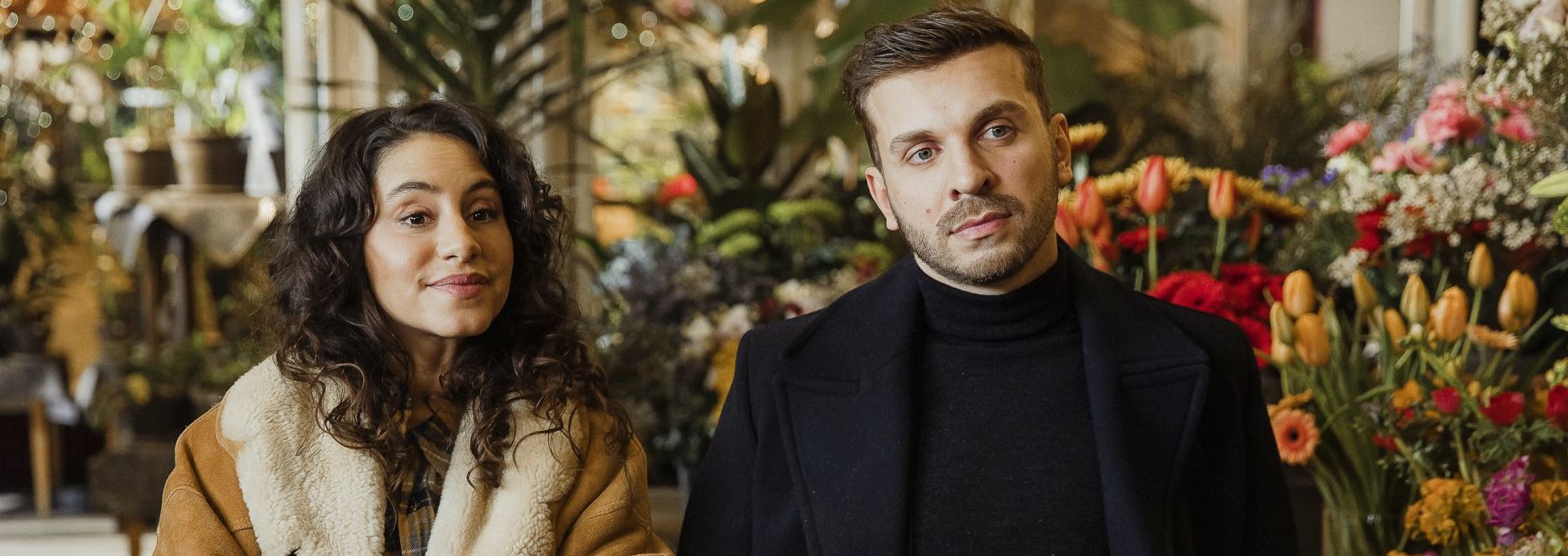 (L-R) Almila Bagriacik und Edin Hasanovic in Trauzeugen