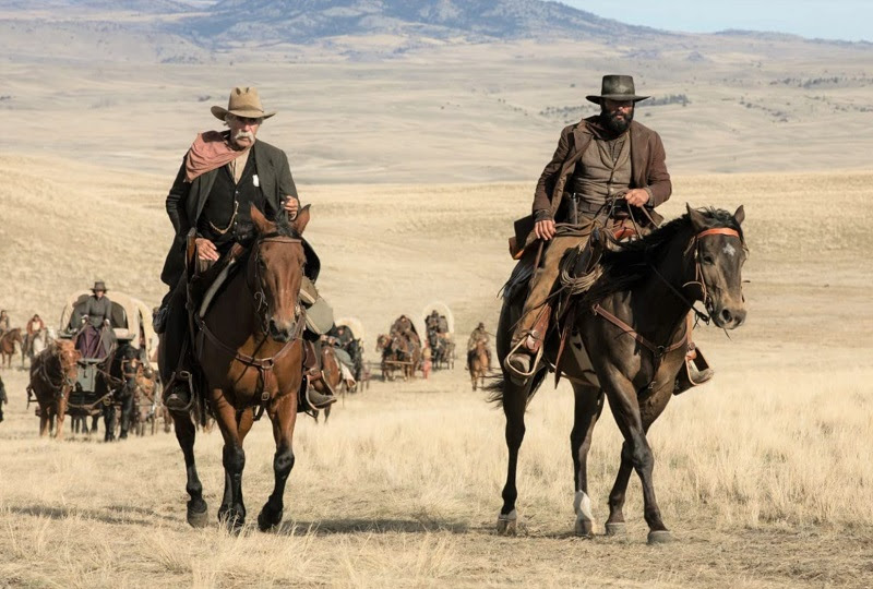 (L-R) Sam Elliot und Tim McGraw in der weiten Prärie des Wilden Westens