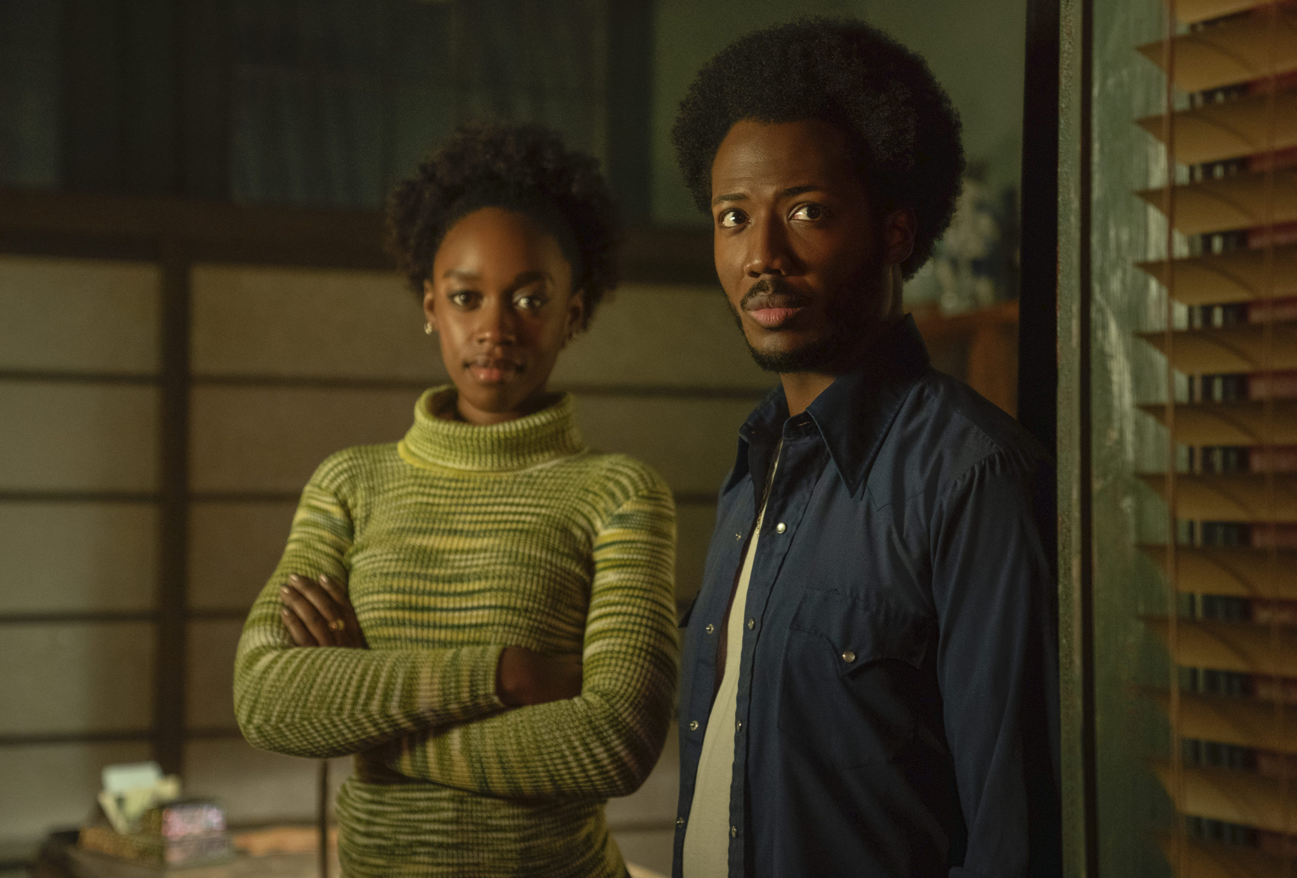 LOU UND MILES - Gespielt von Jessica Allain und Hubert Point-Du-Jour