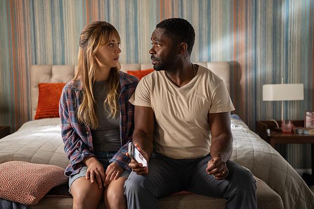 Emma (Kaley Cuoco) und Dave (David Oyelowo)