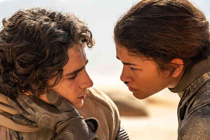 (L-R) TIMOTHÉE CHALAMET als Paul Atreides und ZENDAYA als Chani in DUNE: TEIL 2