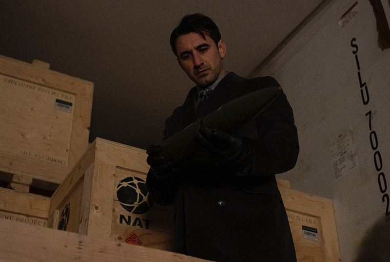 Ferdinand Kingsley als AM in Reacher Staffel 2