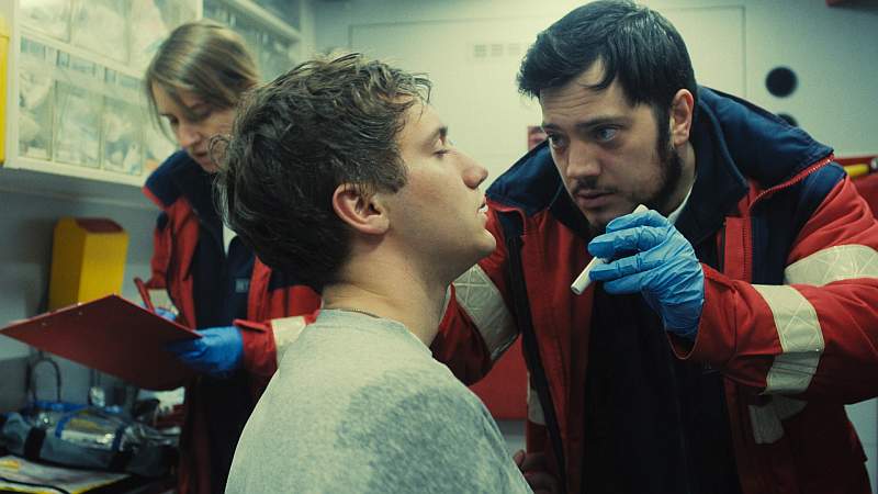 Lisa Hofer, Samuel Benito, Eser Duran
in Zeit Verbrechen Folge 1-Dezember