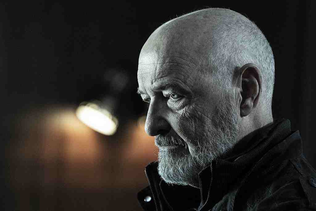 Terry O'Quinn als Major General Beale - The Walking Dead: The Ones Who Live