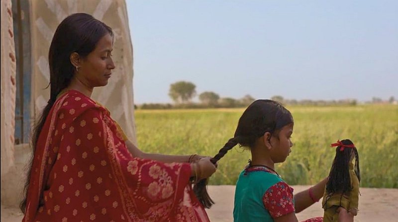 (L-R) Mia Maelzer uns Sajda Pathan in Der Zopf