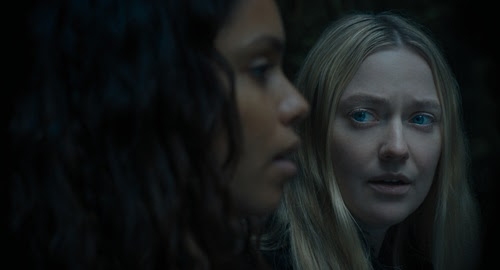 (links im Bild) Dakota Fanning in They See You