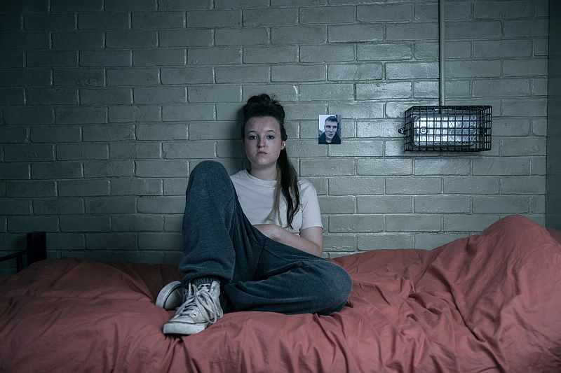 Kelsey (BELLA RAMSEY)