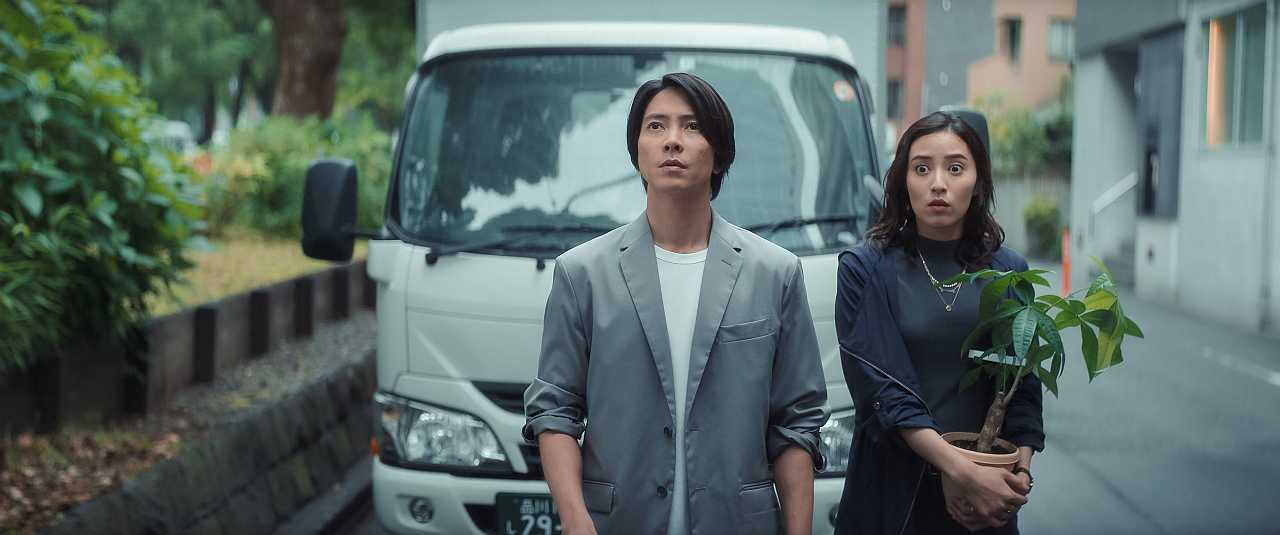 Tomohisa Yamashita and Azusa Okamoto in "Drops of God