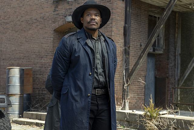 Gaius Charles als Armstrong - The Walking Dead: Dead City - Staffel 2