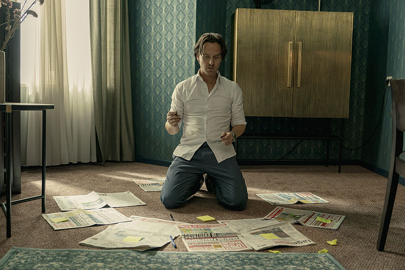 Tom Schilling in Achtsam Morden