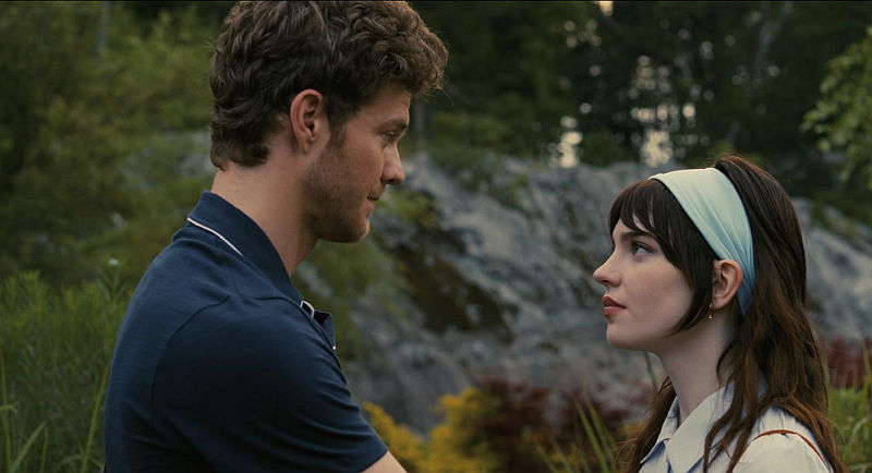 Jack Quaid and Sophie Thatcher in Companion (2025)