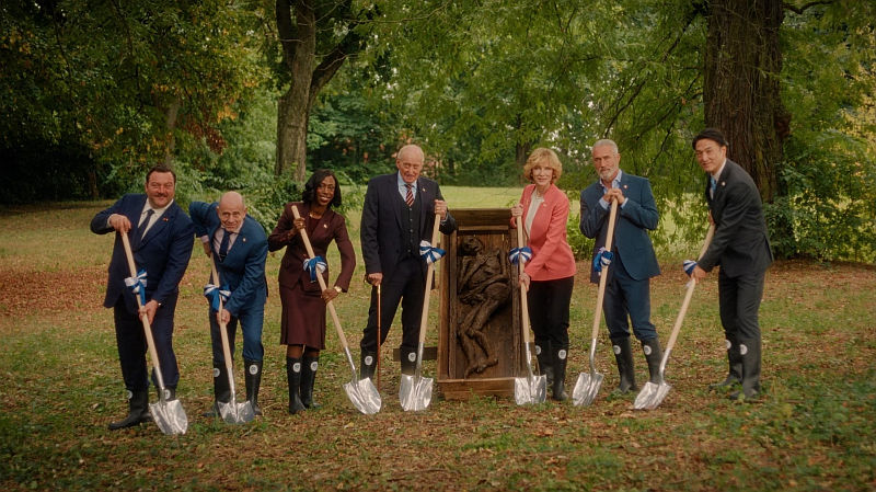 Rumours - Bitte lächeln: Die Journalisten bitten zum Photocall mit der Moorleiche.