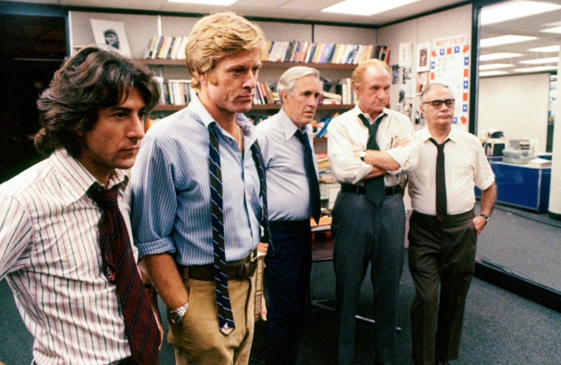 (L_R) Dustin Hoffman, Robert Redford, Martin Balsam, Jason Robards, and Jack Warden in Die Unbestechlichen